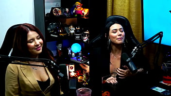 Preview 3 of Mom Machur Brantie - Elas empinaram gostoso o rab&atilde_o e ainda pediu para bater! - Pocahontas Carioca,  Isa Albuquerque &amp_ Clara Dal&#039_Col