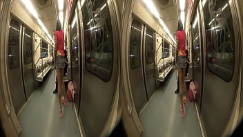 Preview 4 of Pakistani Sexes - Flaquita exhibiendose en el metro,  REALIDAD VIRTUAL,  usa gafas para que puedas sentir el gran culo de esta flaquita