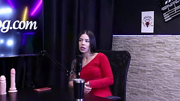 Preview 1 of Bahinkichudai - Ela j&aacute_ fez punheta guiada e gosta de gravar com quem fica - Dieni Ga&uacute_cha