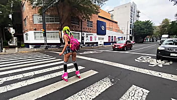 Preview 4 of 3gp Rape - Culona aprendiendo a andar en patines exhibiendo su gran culo
