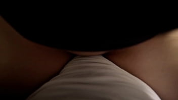 Preview 3 of Hotel Full - No me embaraces,  c&oacute_rrete afuera! Hermanastra entra a mi cuarto,  acaricia mi polla y se sienta encima con su co&ntilde_o mojado,  me pide que me corra afuera