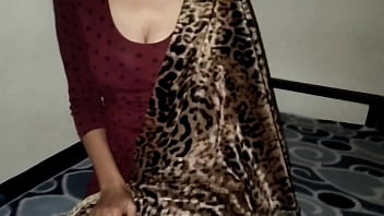 Preview 2 of Post Oxxx - Saarabhabhi6 padosi aashiq ne jamkar chudai ki real Hindi talk (Roleplay) Desi sexy girl enjoy kar rahi he padosi ke sth