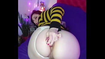 Preview 4 of Big Tits Tan Lines - Tu HERMANASTRA se CALIENTA con tus NUDES y va por vos con el PLUG CON EL CULO!! ROLEPLAY ARGENTINA P2