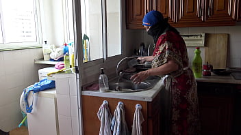 Preview 2 of Mom Halde - I shocked this muslim cleaning maid by telling her to clean my asshole!!!