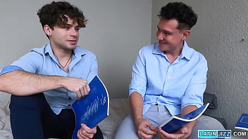 Preview 1 of Neusmadl Xnxxipak - Joe Dave is trying to tell his best friend Vic Twink that he had sex with Enrique Mudu his stepbrother