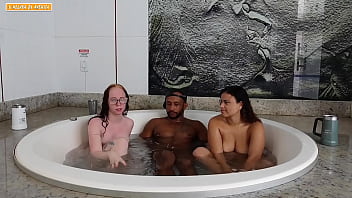 Preview 2 of Aloha Tuber - Cada uma de nos duas ja deu pra mais de mil homens ao todo ja perdemos as contas