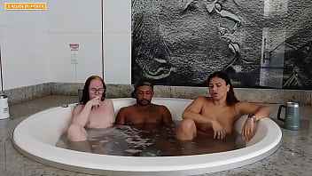 Preview 3 of Aloha Tuber - Cada uma de nos duas ja deu pra mais de mil homens ao todo ja perdemos as contas