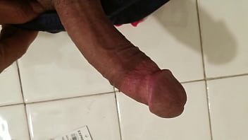 Preview 2 of Sex Pic Joselyn Cano - Girlfriend did not wait and sucked me right outside the house