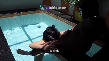 Preview 4 of B Yu - TEASER O Orgasmo Hotwife a safada GOZANDO e TREMENDO no pau do Neg&atilde_o na frente do corno ap&oacute_s o banho de piscina. BBC INTERRACIAL BULL Orgasmo