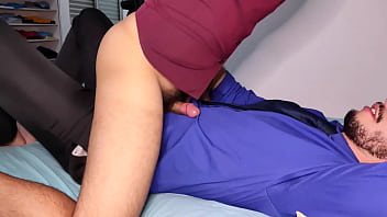 Preview 2 of Sneay Sex - Cavalgou e Gozou Sem Tocar na Camisa e Gravata do Chefe