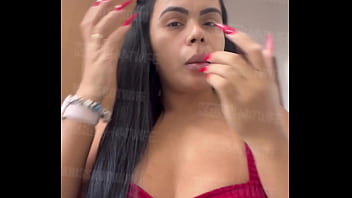 Preview 1 of Cory Burns Gay Sex Videos - Me espie enquanto me arrumo / I&#039_m ready while I get ready