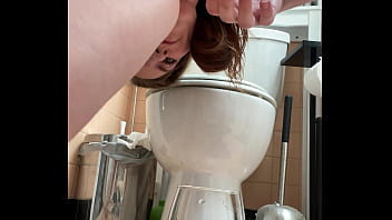 Preview 2 of Daisy Woods - Twerking on the Toilet!