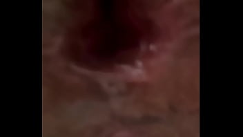 Preview 4 of Sewar Mom - Expulsando uma ma&ccedil_&atilde_ grande do cu,  porque sou arrombada e larga