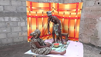 Preview 2 of Donkey Kong Sex - La pluie nous a gard&eacute_s seuls &agrave_ la maison avec ma belle-m&egrave_re aux gros seins Kaden Kole INTRO