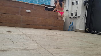 Preview 2 of Arab Girl Fuck Dubai - ESPOSA TRAINDO MARIDO COM PISCINEIRO