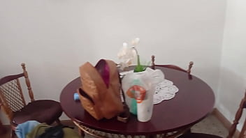 Preview 1 of Big Flo - Casada fodeu com o novinho na varanda do apartamento e deixou as pessoas da rua assistirem ao vivo eles transando durante o dia