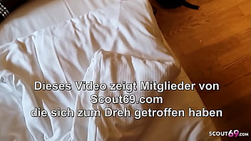 Preview 1 of Wach Asian Teen Girl - Echtes deutsches Paar mit zarter Freundin filmen sich beim ficken
