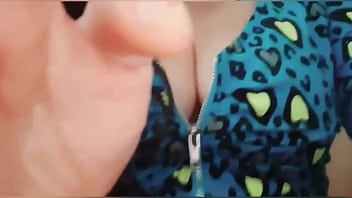 Preview 2 of Handi Xxx Vedeo Downlods Hd - &iexcl_ME ENSE&Ntilde_A LAS TETAS! MADRASTRA CACHONDA LE ENSE&Ntilde_A LAS ENORMES TETAS A SU HIJASTRO POR LA LAPTO Y LO INVITA A SU CASA PARA QUE LE FOLLE EL ESTRECHO CO&Ntilde_O,  SEXO CASERO REAL AMATEUR DE MADRASTRA E HIJASTRO