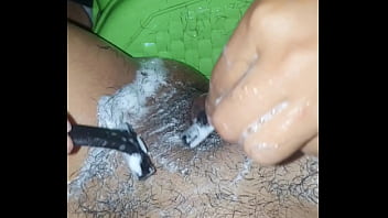 Preview 2 of Anri H - Depilacion casera con mi mejor amiga,  a pedido de todos los fans