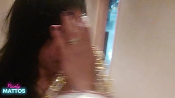 Preview 2 of Xxx Sex Video 3g - Seguran&ccedil_a do condominio me reconheceu botou eu pra mamar sua rola preta grande e gozou na minha buceta no banheiro