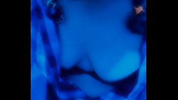 Preview 1 of Mian Khalifa Xvideos - Sharon dando una rica mamada de verga,  facial garganta profunda mexicana chupando verga y huevos a su esposo,  chichona muestra sus pezones perforados y si piercing es muy sexy panocha y tetas con pier