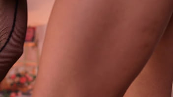 Preview 1 of Mia Gotta - Fuck machine deep fucks ass