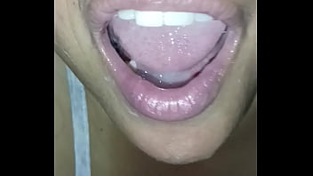Preview 1 of Father Licking Daughter - Toma leche
