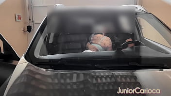Preview 1 of Hq Porn Tubame - A loirinha estava com muito tes&atilde_o,  ja chupou meu PAU no carro,  ela quer banho de leite.