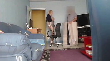 Preview 1 of Women Toying Pov - bimbo sexy recoit un marchand de tapis