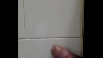Preview 4 of Foot Sez - Paja con la pared del ba&ntilde_o