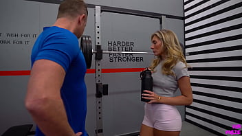 Preview 1 of Bag Blak Xnxx - Bonnie Blue Needs A Gym Workout and A Creampie