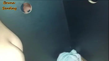 Preview 3 of Dog Ladki Jungle Sex Video - Role Glory em Goi&acirc_nia,  Bruna transando com estranhos.