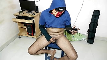 Preview 1 of Hq Tv - Knee down full masturbate a cock and porn watching