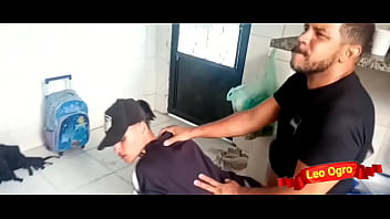 Preview 3 of Anal Sampai Keluar Kotoran - Padrasto Aproveita enteada l&eacute_sbica na cozinha e louco com sua bunda.