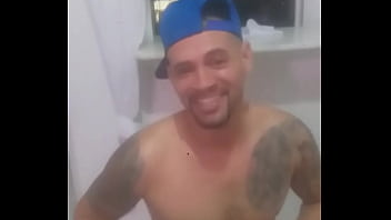 Preview 2 of My Sister Wake Up Me At Night - Olha o tamanho da anaconda aqui pra voce