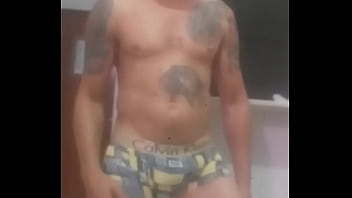 Preview 3 of My Sister Wake Up Me At Night - Olha o tamanho da anaconda aqui pra voce