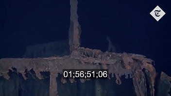 Preview 3 of Ave Anjalina - Navio naufragado de 111 aninhos fode com 5 turistas curiosos