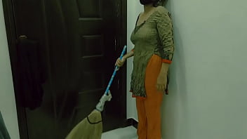 Preview 1 of Tube Leia - Beautifull Pakistani Maid First Time Anal Sex