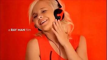 Preview 1 of Gagger Puke - Monroe Sweet - Excitada por el rock
