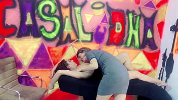 Preview 3 of Xxx Video Sakce Hd - Minha cliente venho at&eacute_ meu studio de c&iacute_lios !Eu n&atilde_o aguentei e chupei ela todinha e meu marido meteu a pica nessa ninfetinha .
