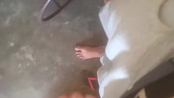 Preview 3 of Sepong Sampai Keluar - Novinho de 18 anos mostrando seu pau endurecer