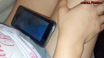Preview 2 of Touching My Body Game In Brother - isso que acontece quando meia-irm&atilde_ assiste porno,  buceta fica piscando,  branquinha nao resiste bate uma punheta e pede para fuder gostoso ate sua buceta gozar