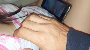 Preview 3 of Touching My Body Game In Brother - isso que acontece quando meia-irm&atilde_ assiste porno,  buceta fica piscando,  branquinha nao resiste bate uma punheta e pede para fuder gostoso ate sua buceta gozar