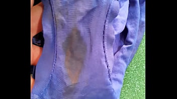 Preview 3 of Son Attack Mom When Sleep - Boxer azul con rojo