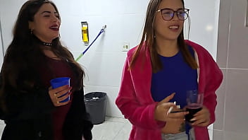 Preview 3 of Gachi Makiko - Churrasco com muita safadeza na mans&atilde_o do Ted