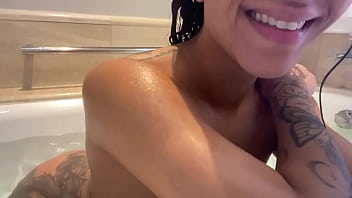 Preview 4 of Shawna Lenee Mandingo - Beijiiinho,  quer um ?