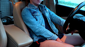 Preview 1 of Insait Camera - Sexy Mommy hid in the Car to Masturbate.