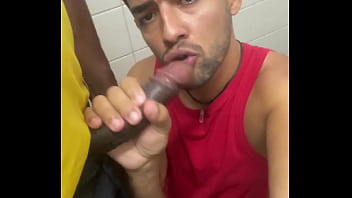 Preview 4 of 3 Boys 1 Girl Rep Sex Vedio - ENCONTREI O MARIDO DA VIZINHA BEATA FAZENDO BANHEIR&Atilde_O,  E LOGO CHAMEI PARA CONFERIR AQUELE PICAO.