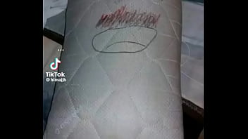 Preview 1 of Boy Indo Fuck Mom - Travesseiro Peladinhao com ventre arrombado