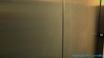 Preview 2 of Merri Hard Sex - novinho chegou junto em mim na sacada do hotel e acabei levando ele pra minha suite na paulista